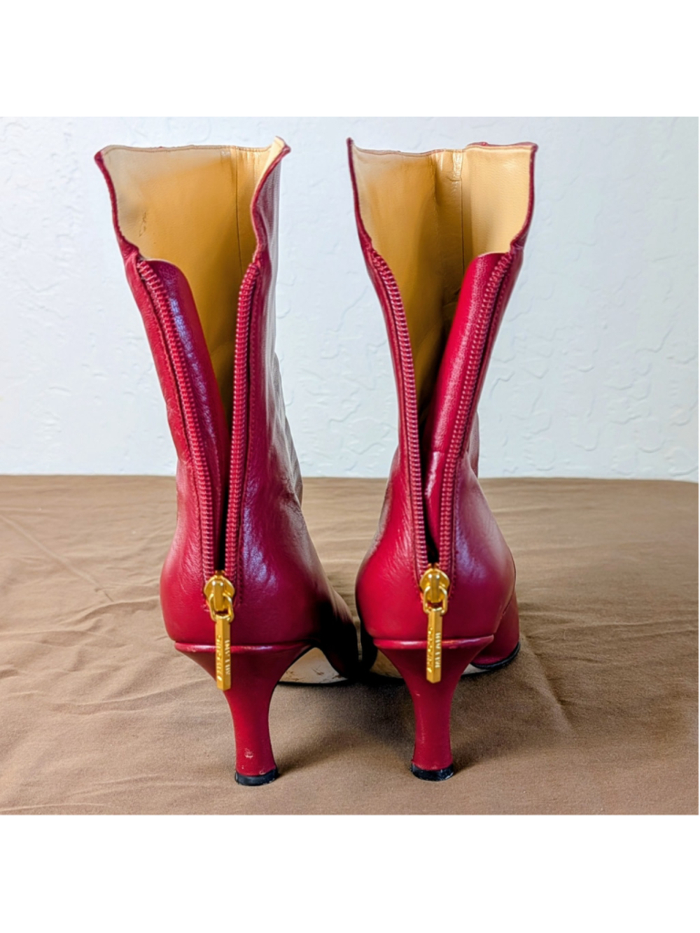 Vintage Antonio Melani Red Leather Pointed Toe Ankle Boots Y2K Gold Zip 7.5 - Picture 6 of 14